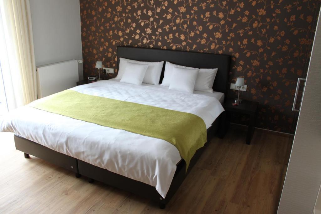 Feriendomizil Am Lindenplatz Hotel Bullay Quarto foto